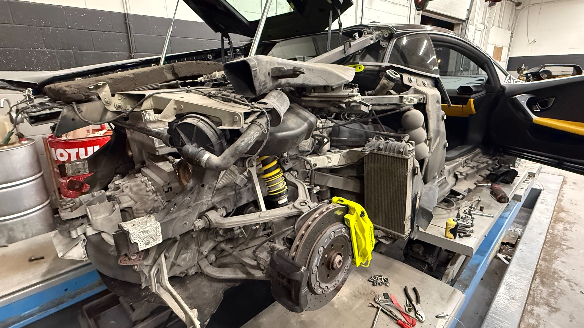 Front bodywork removed during the build.